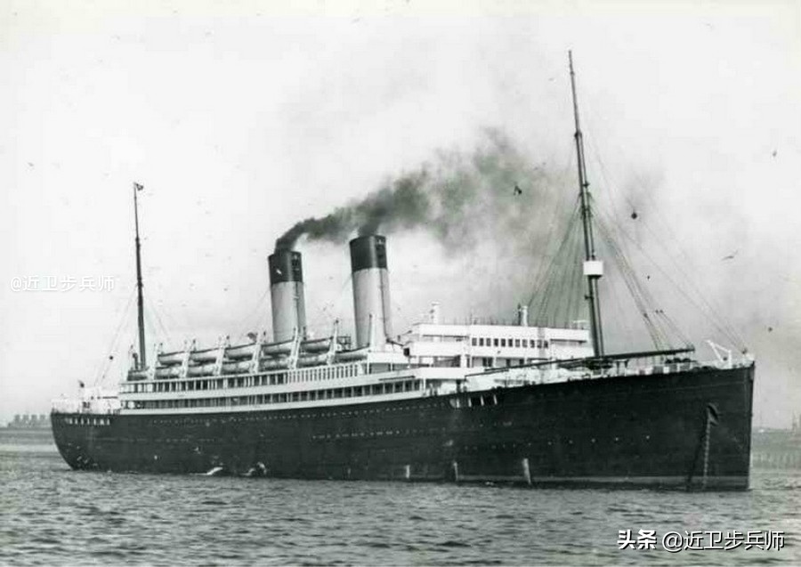 美国驱逐舰大战德国u型潜艇,德军潜艇一小时击败三艘巡洋舰