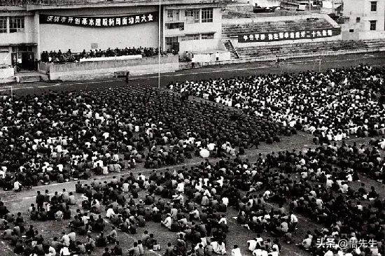 深圳小渔村发展到现在的变化,80年代的老深圳图片