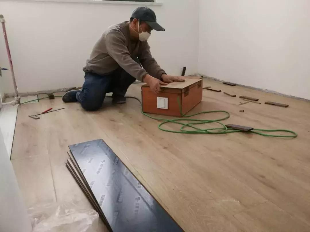 复合木地板安装注意事项,带龙骨的木地板安装工序