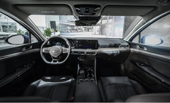 起亚k5凯酷红色实车,全新起亚k5高颜值运动帅气真香