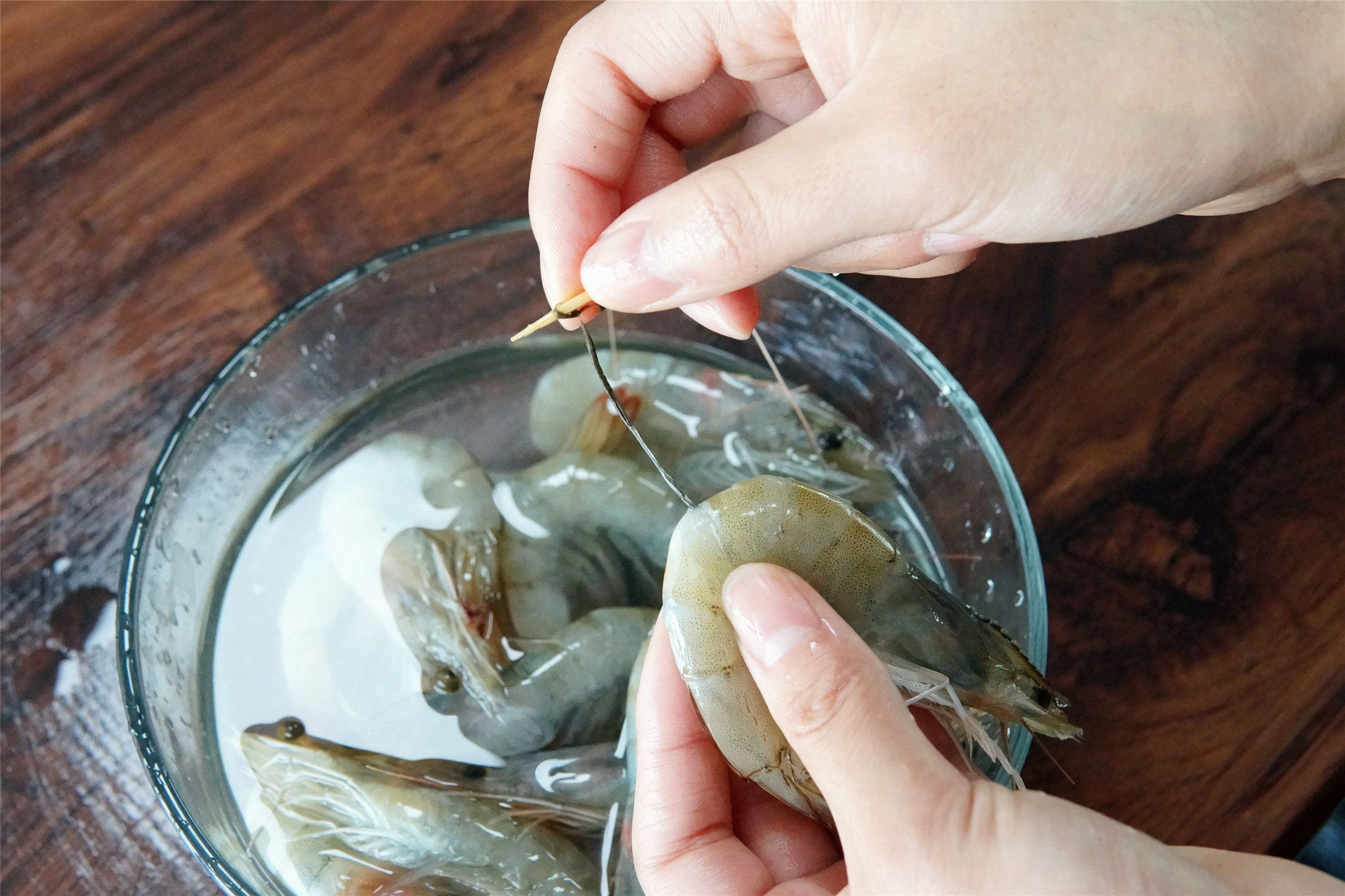 大虾放冰箱正确的冷冻方法,大虾放冰箱冷冻保存方法