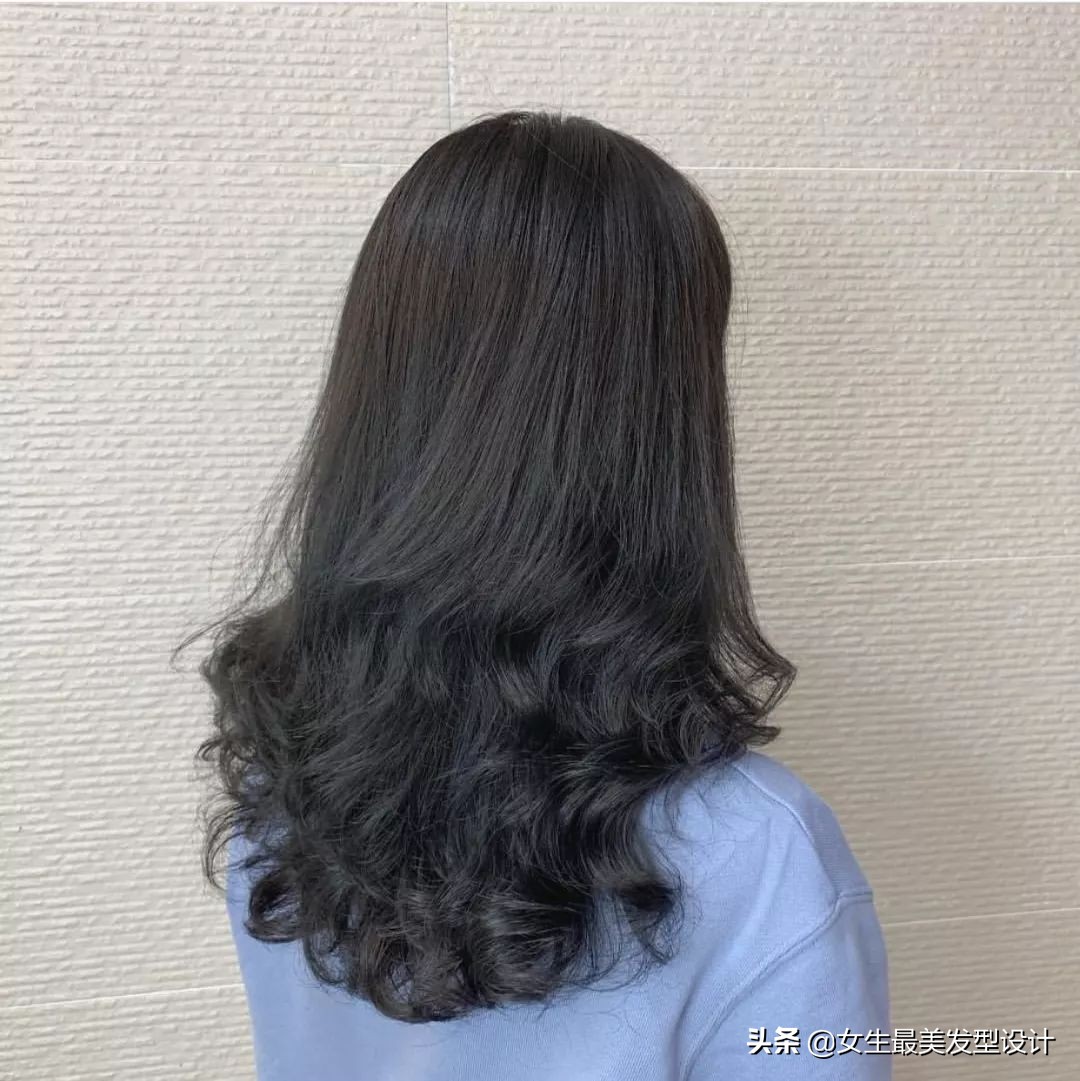 烫发中长内扣怎么打理,烫发女生推荐中长好打理