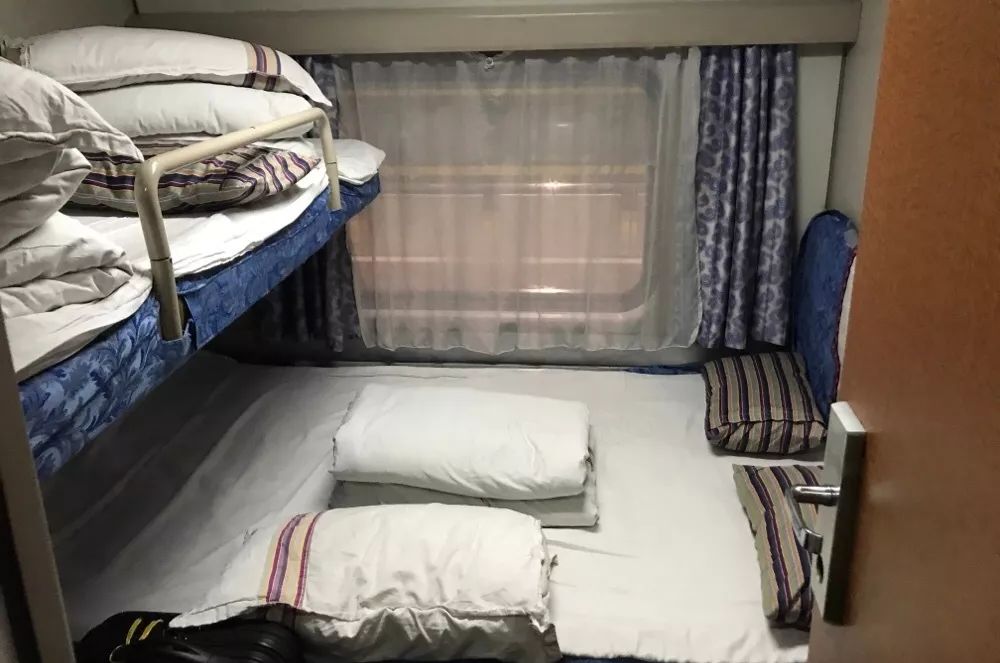 软卧为什么比硬座便宜,软卧比硬卧贵什么原因