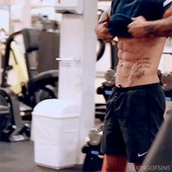 型男健身装备不能糙，看完这篇就知道为什么了