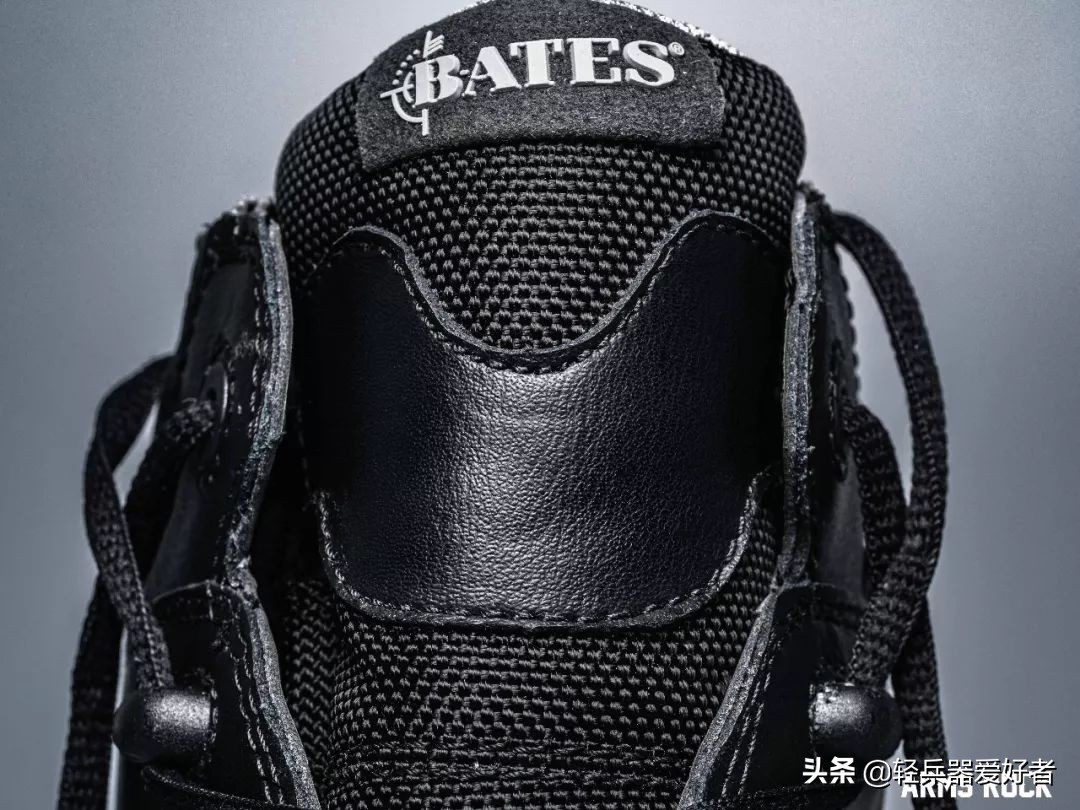 穿什么鞋更好的保护脚,军靴既能透气又能防水吗