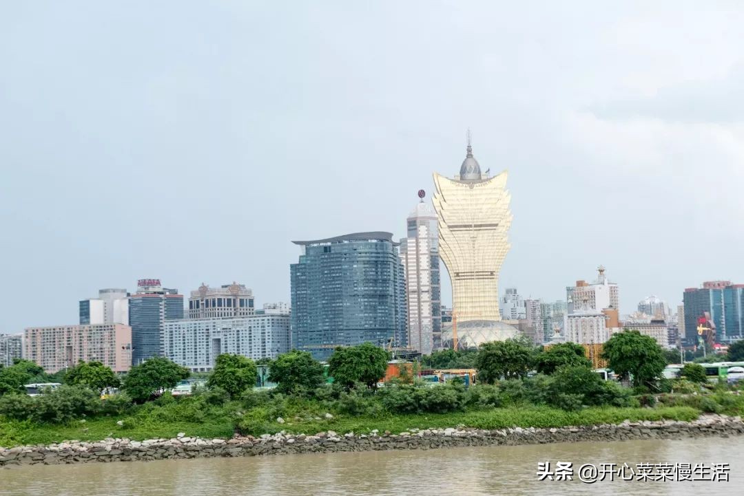 珠海第一座桥珠海大桥 (建造香港澳门珠海大桥花了几年)