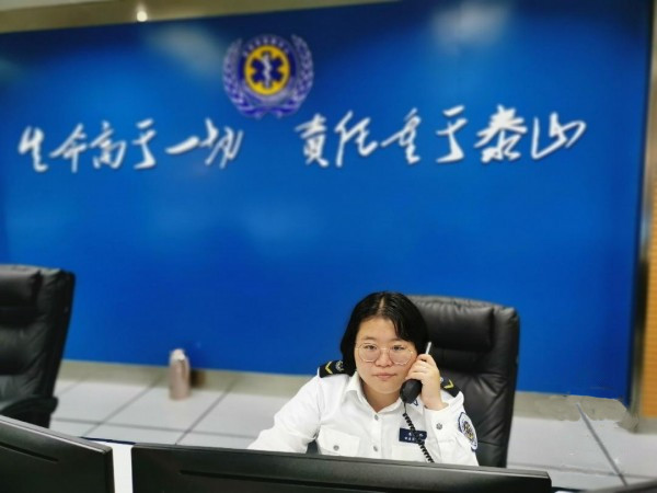 120远程指导爸爸接生女儿,120指挥宝妈急救