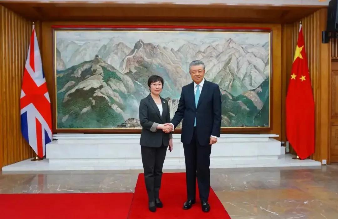 闄㈢郴椋庨噰灞曠ず鏍囬,闄㈢郴椋庨噰灞曠ず娴锋姤