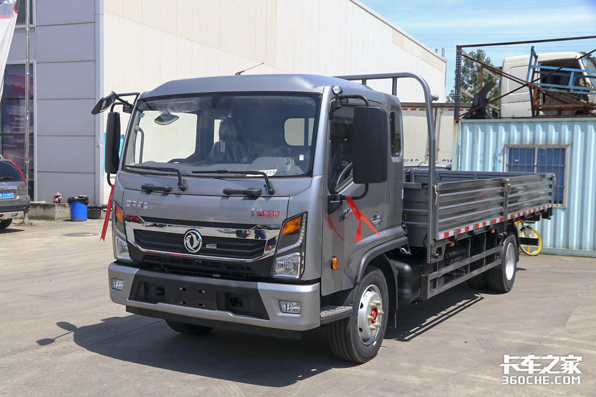 搭载东康4升动力,匹配5.2米长货厢,实拍5.2米凯普特星云载货车