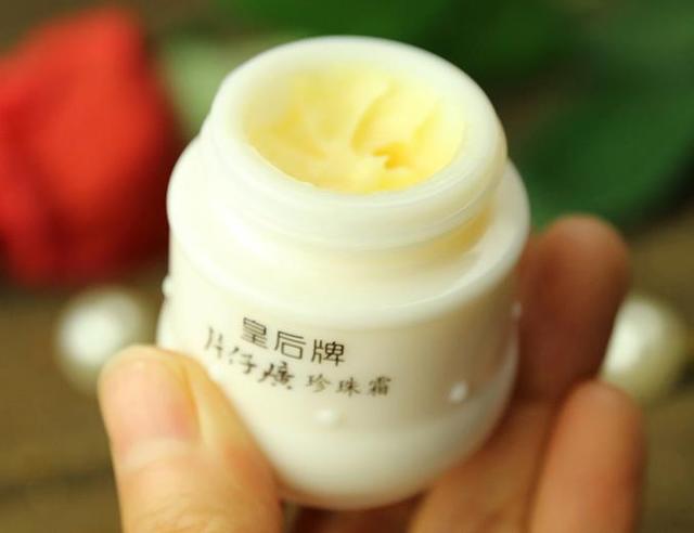 女人要好好护肤,女人各年龄段用的护肤品牌子