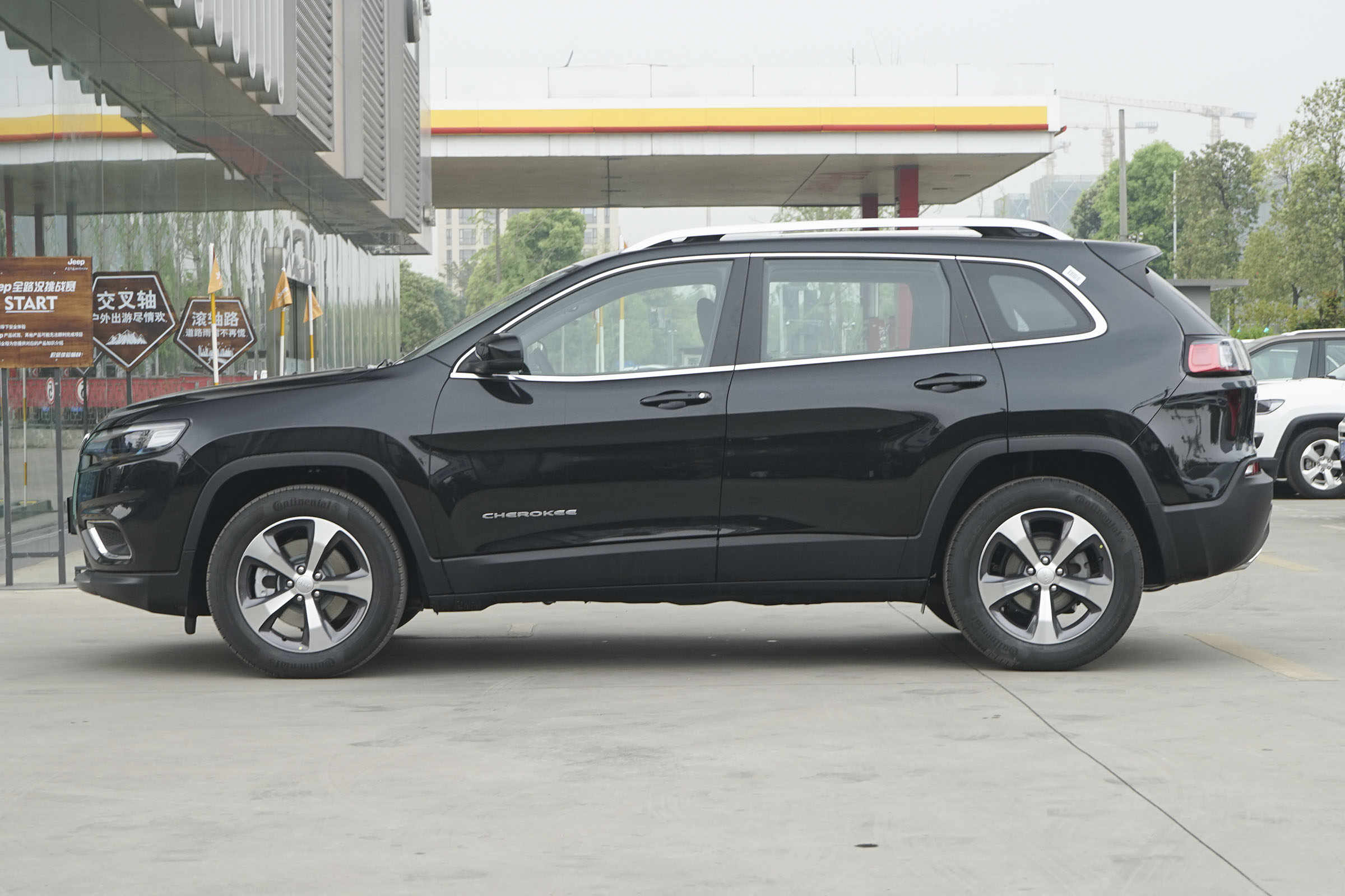 全新jeep自由光2.0t稳定性怎么样,jeep自由光发动机压缩比