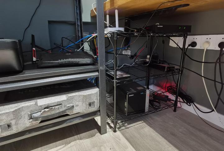 推荐一款简单精致的电脑桌,diy双人实木电脑桌