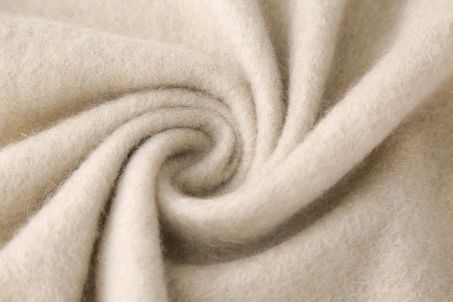 衬衣聚酯纤维面料好吗,聚酯纤维面料的优缺点