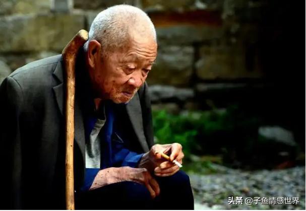 65岁长寿老人哭诉视频,65岁老人哭诉抱团养老一年