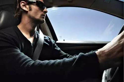 驾驶员适合哪种颜色的太阳镜,驾驶员开车太阳镜推荐评测