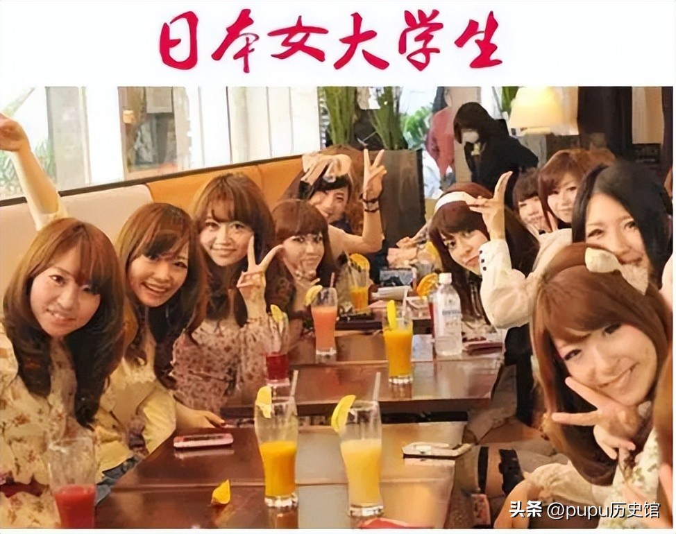 日本大批女生，为何做风俗娘？民风开放加消费高，去风俗店渡难关