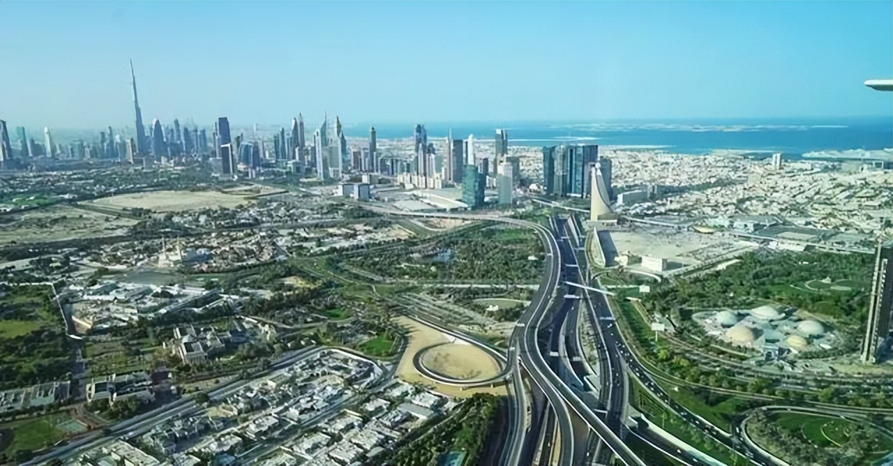 迪拜沙漠和海洋,迪拜海浪景点