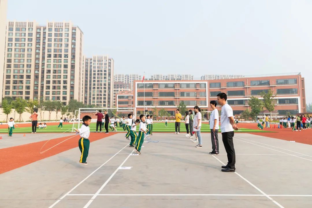 房山育新学校,喜迎二十大奋进新征程开启新时代