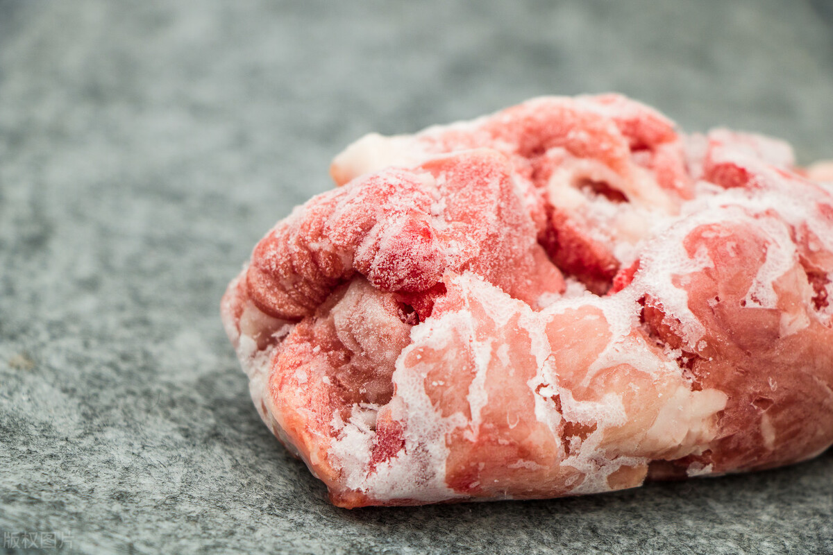 一招教你如何辨别地沟油,如何看待餐馆使用地沟油的现象