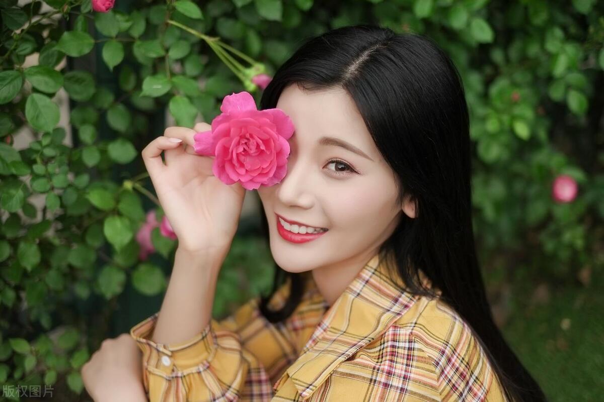 异性要求你主动发信息,异性向你示好是什么意思