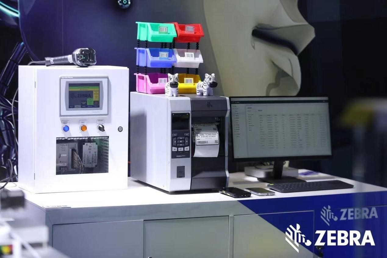 分拣机器人每分钟能分拣48件货物,分拣员一小时分拣多少件