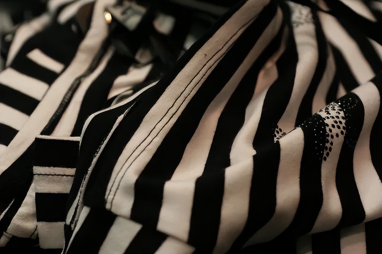 金黄色香云纱面料,面料中的软黄金香云纱