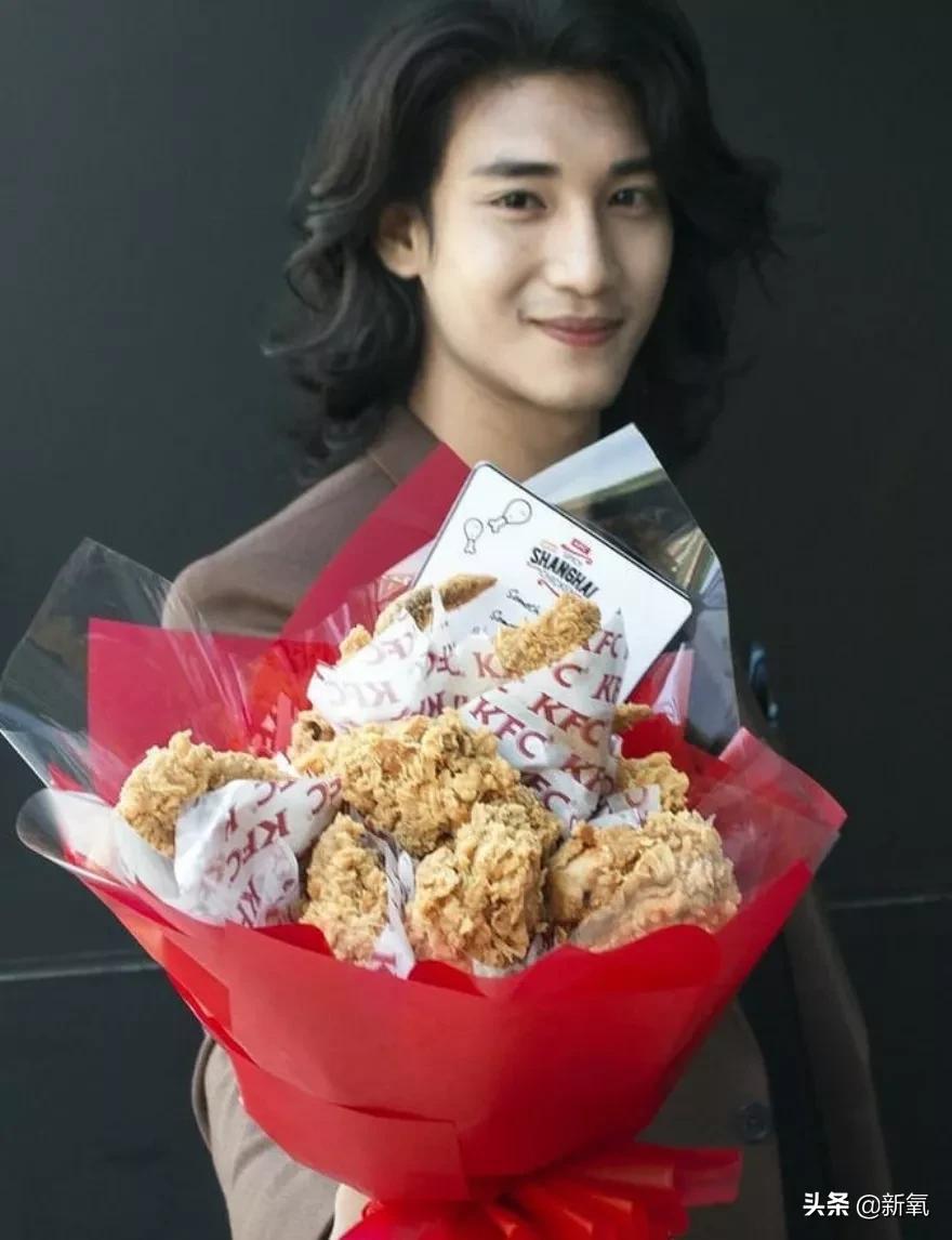 外媒评十大最帅面孔,2024年全球公认最帅面孔