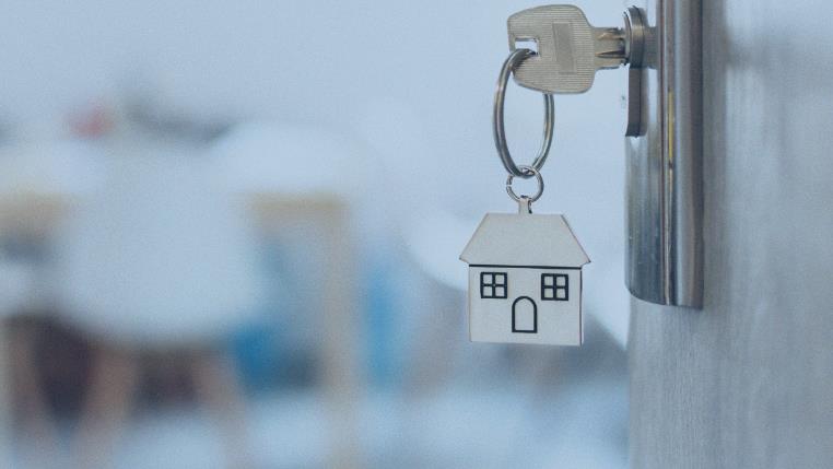 英国人逃离伦敦想要节约成本，没想到越省越贵？！这......