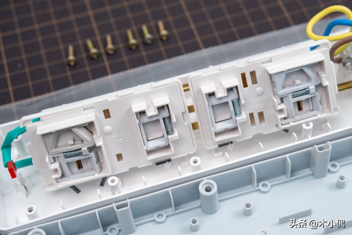 排插各个品牌测评,最好的国产排插拆解对比