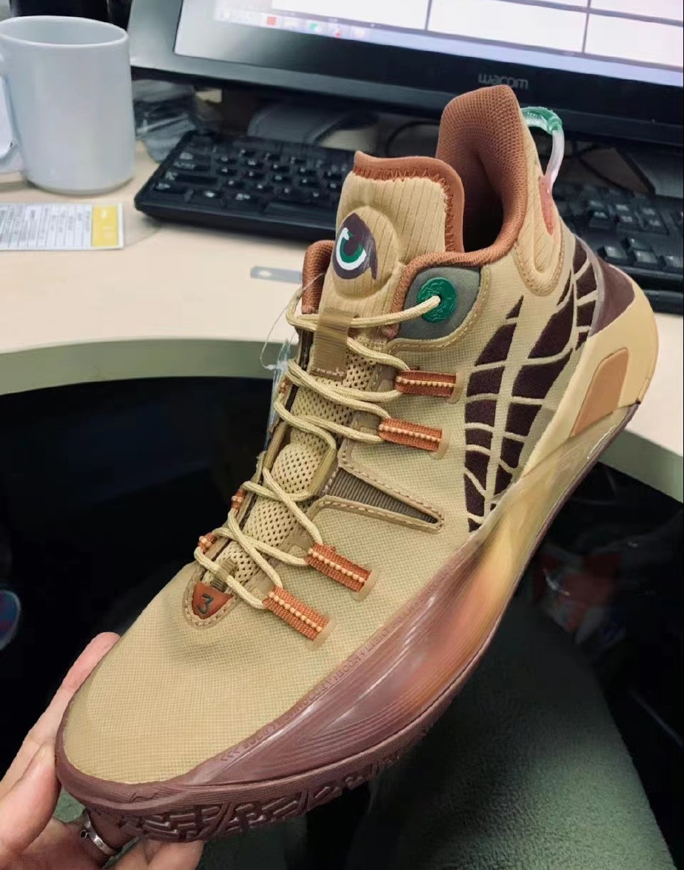 配色更新开始提速!李宁CJ2“里海大学”配色线下店抢先发售