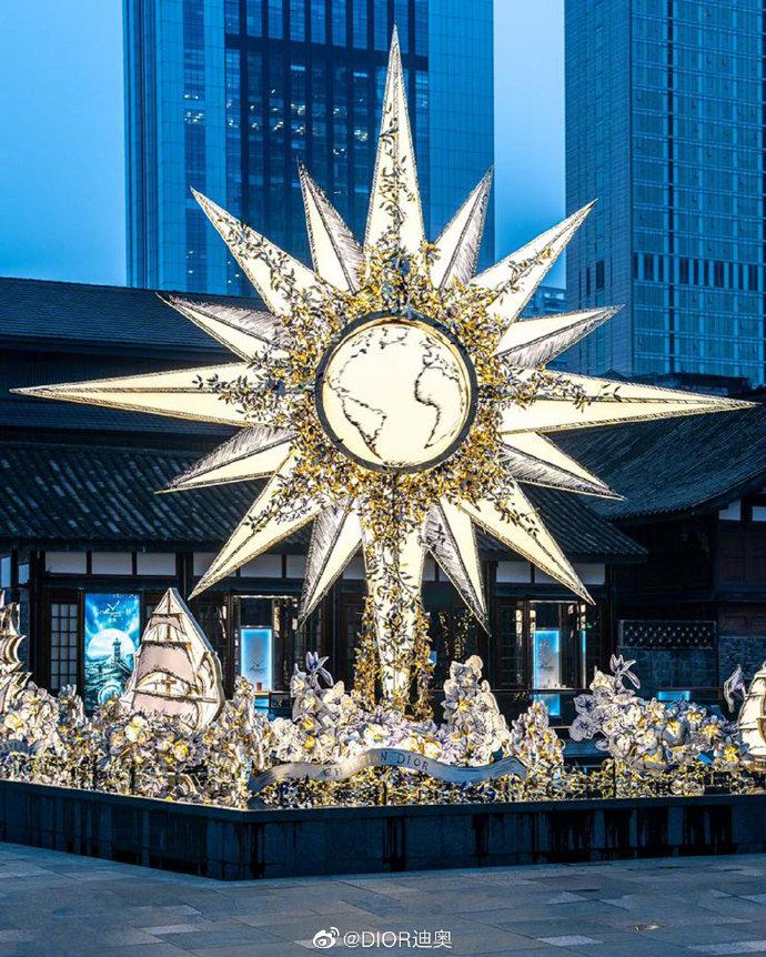 奢侈品秀场设计经典,奢侈品门店圣诞装扮