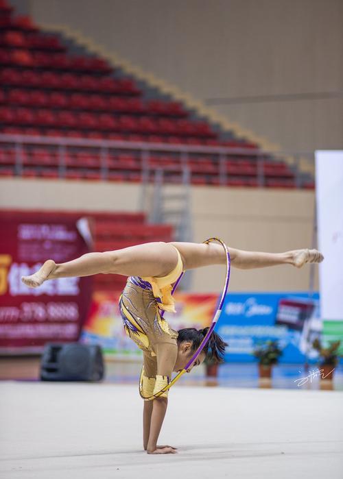 女孩面试空姐因纹身遭拒,女孩纹身后面试空姐失败