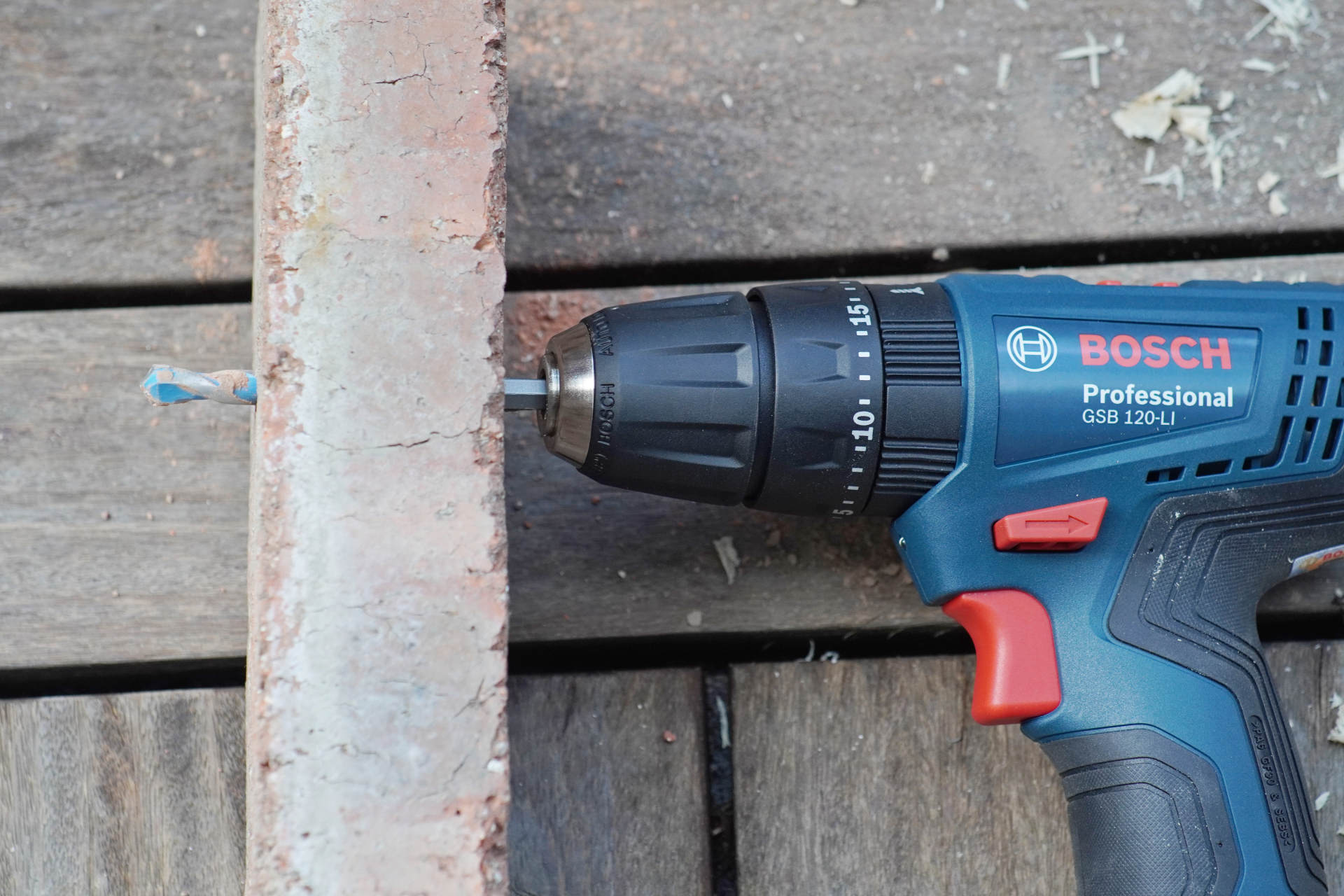 为什么一套博世锂电冲击钻套装就能解决家里的大多数安装问题？