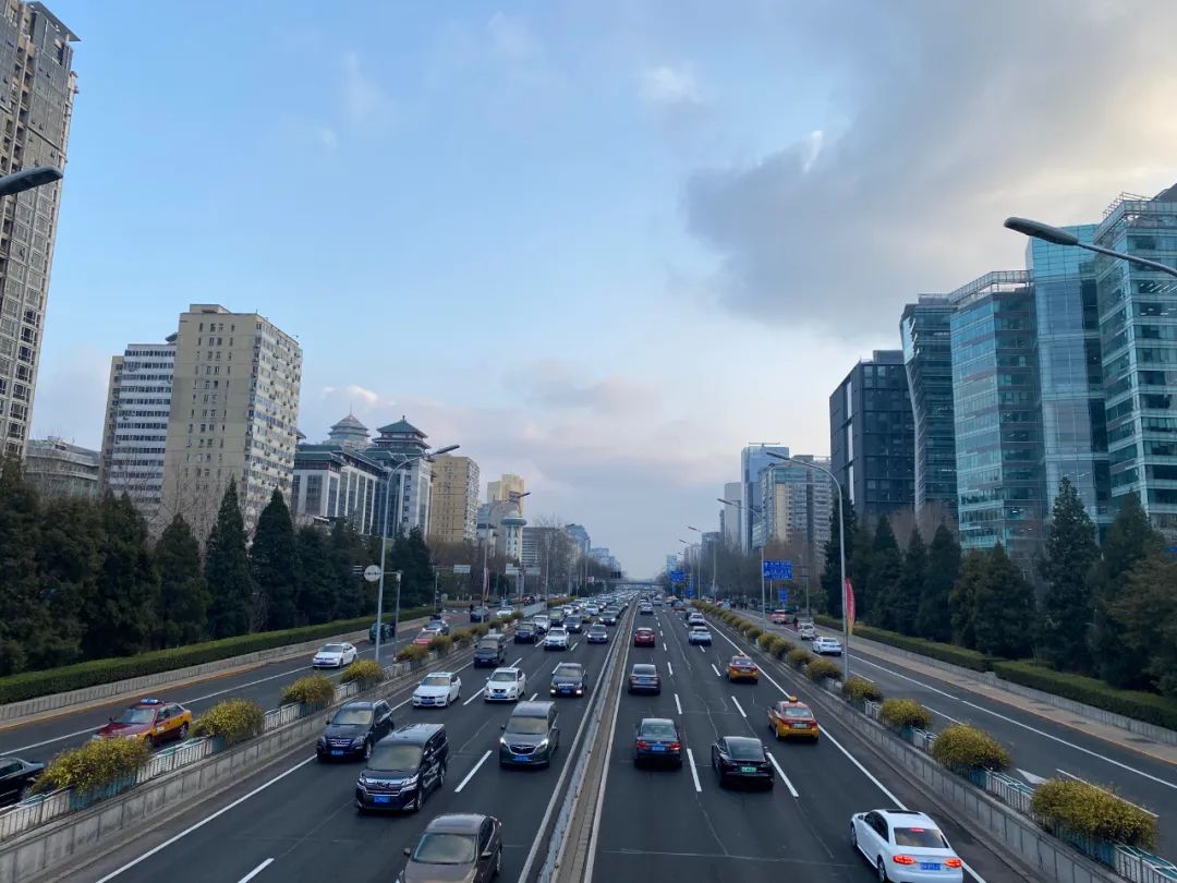 600亿，李书福又拿下一个IPO