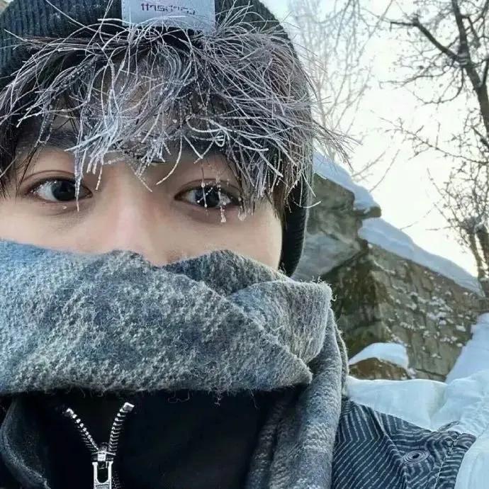 男生头像阳光简单干净,男生头像冷酷帅气