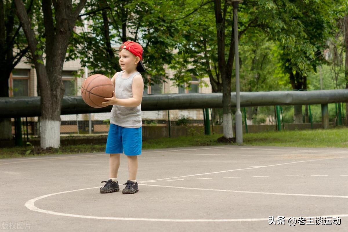 打篮球为什么会有助于长高,打篮球能长高吗不打篮球怎么长高