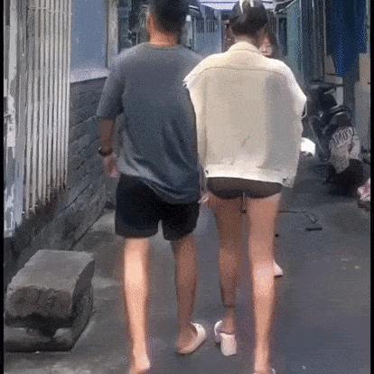 走路走累了躺下歇一歇,走路走累了坐地上