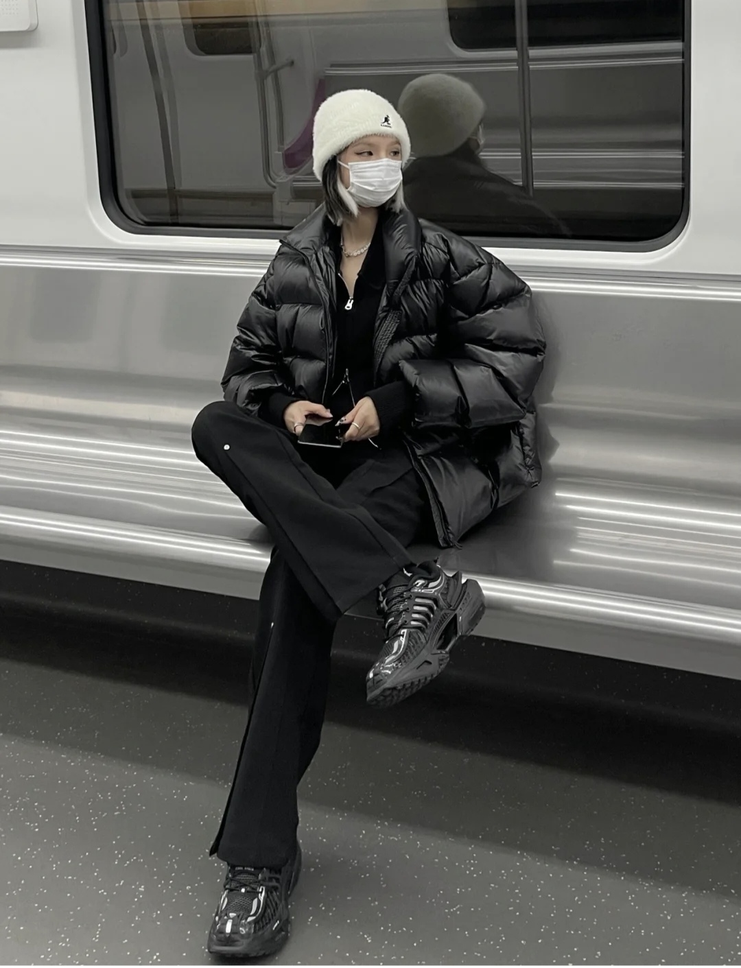 羽绒服搭配什么裤子女孩,女羽绒服和裤子配什么鞋子好看