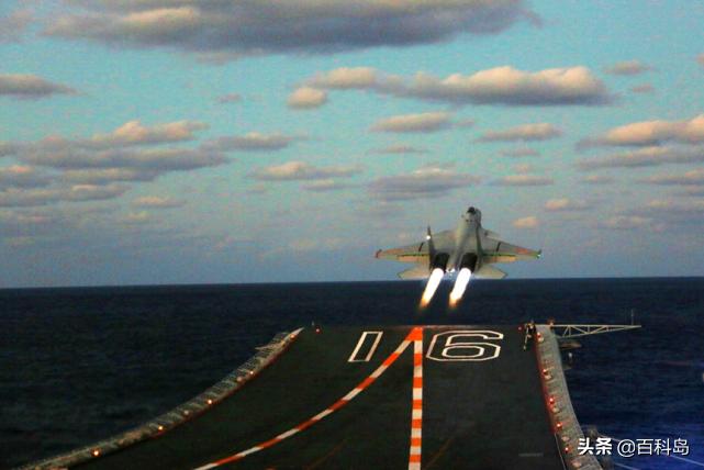 为什么航母会被称为海上霸主,一艘航母的战斗力有多强