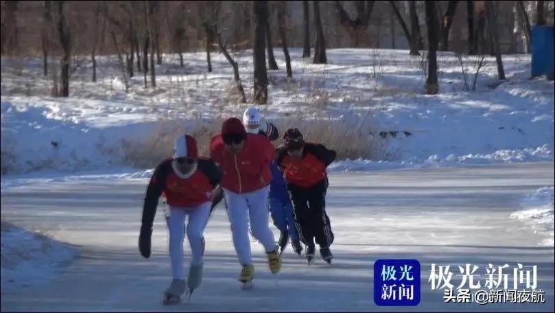 传递冬奥知识和弘扬冰雪运动精神,冰雪运动带动全民健身热潮