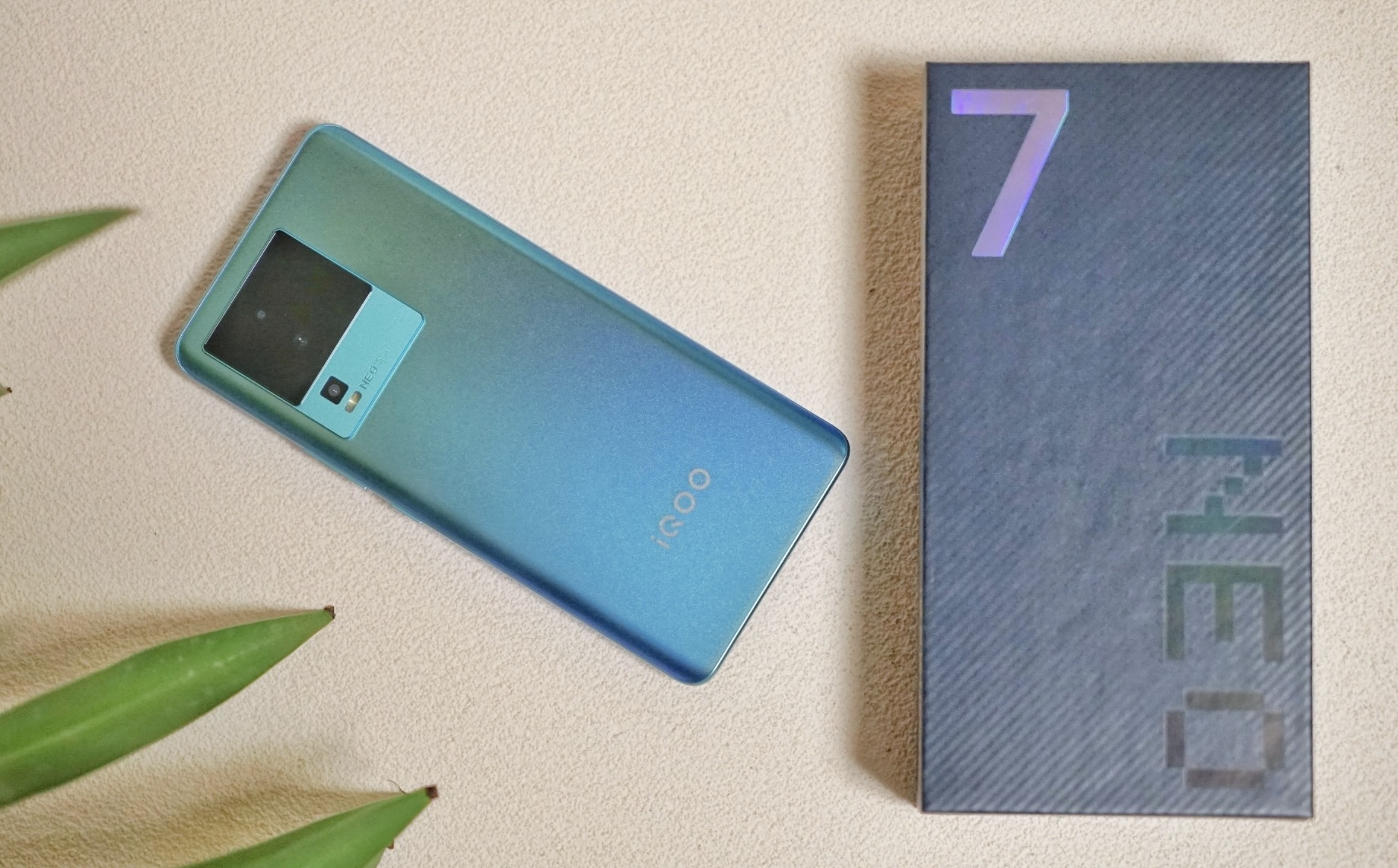 iqooneo7se多少钱值不值得买,iqooneo7se降价一千值得入手吗