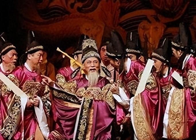 *队军**美女献身解决将军生理问题，引发社会争议和热议！