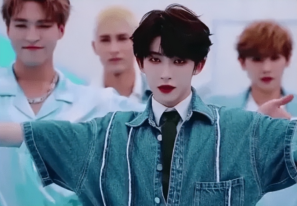 瘦到脸部凹陷到底好不好看,瘦到五官凹陷