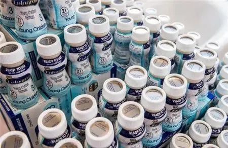 液态奶和奶粉的蛋白质含量一样吗,液态奶比配方奶粉好喝吗