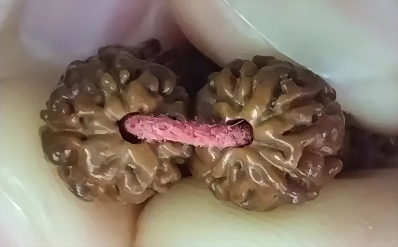 藏式小金刚包浆玉化图,藏式小金刚单圈包浆