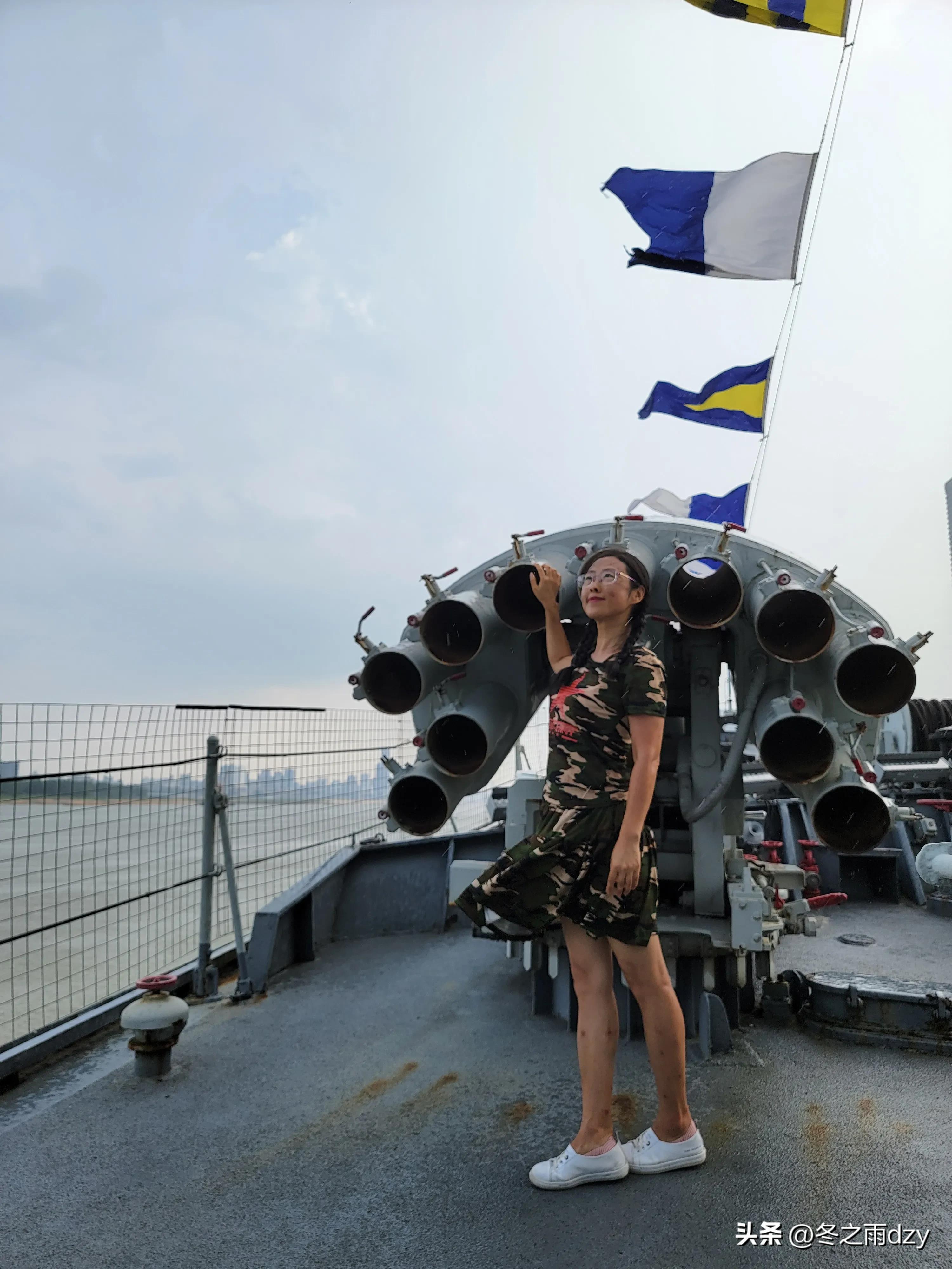 南昌舰主题园凤凰洲湿地公园,凤凰洲建军广场