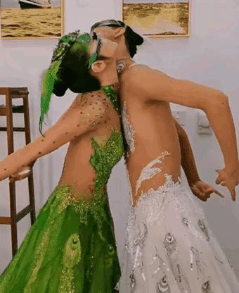 “一丝不挂”还不知廉耻！内娱为艺术献身的流氓真相，该打破了