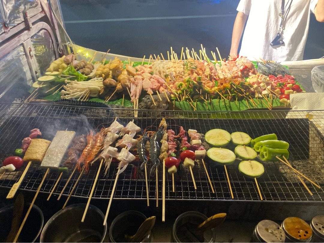 广东地摊卖炒粉一年收入多少,摆摊卖炒粉10元能挣多少