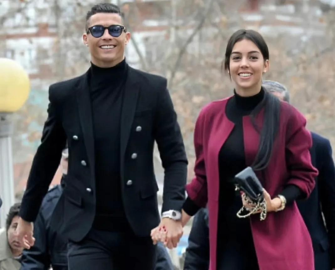 生3个孩子也没用，乔治娜花钱如流水高调炫富，和C罗出现感情危机