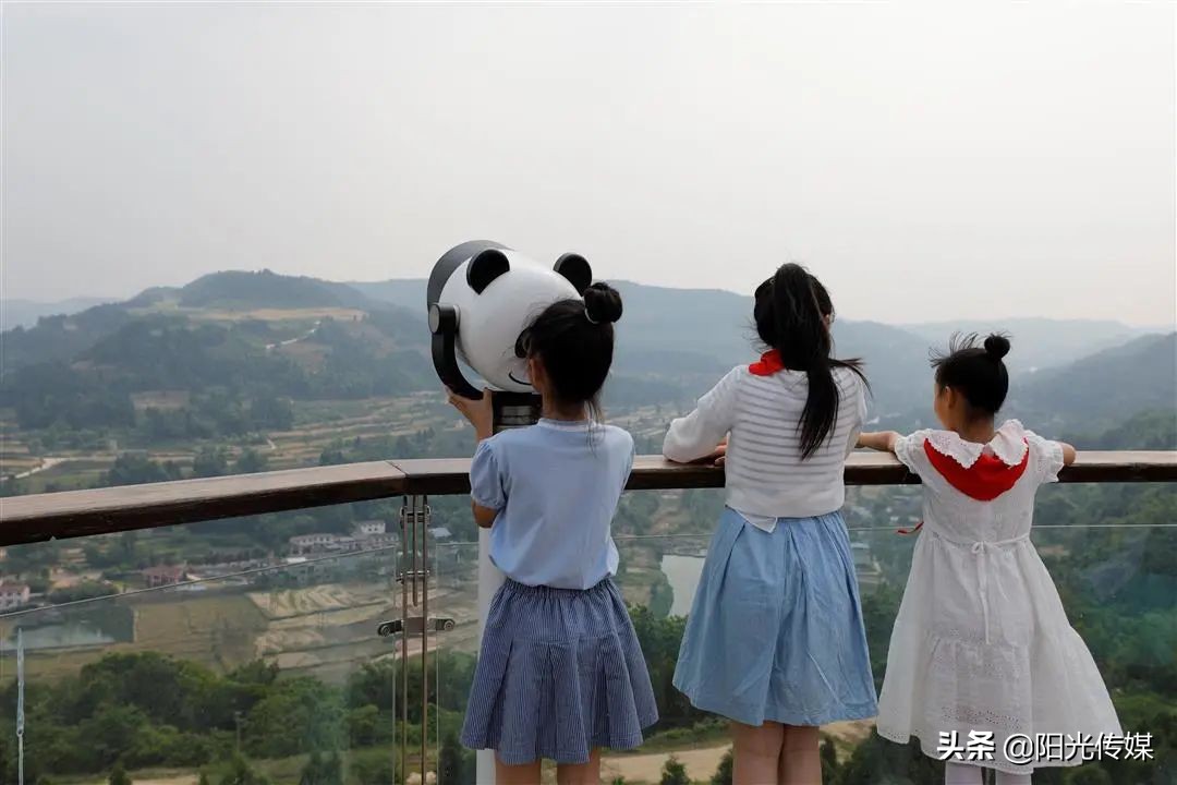 红领巾讲解员寻访红色足迹,红领巾寻访活动我是红领巾讲解员